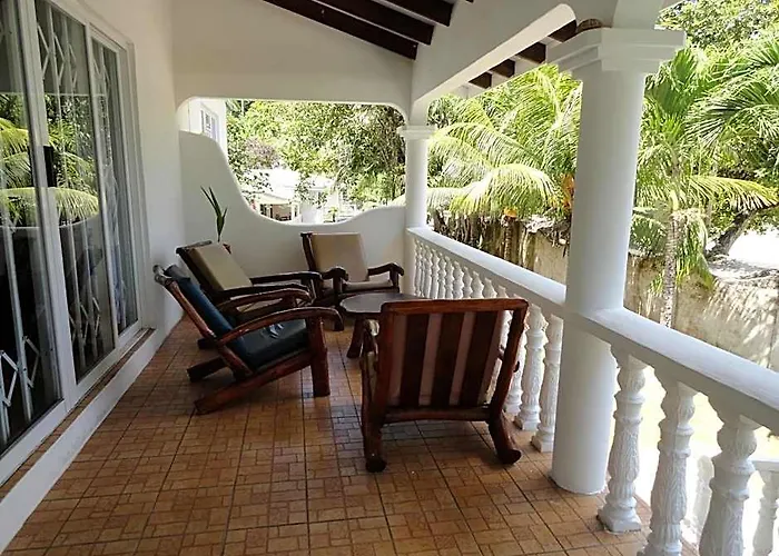 Lazare Picault Hotell Anse Boileau
